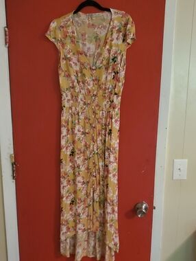 Gypsies & Moondust Yellow Floral V-Neck Maxi Dress Sz M